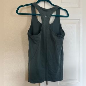Lululemon swiftly tech razorback tank top size 6